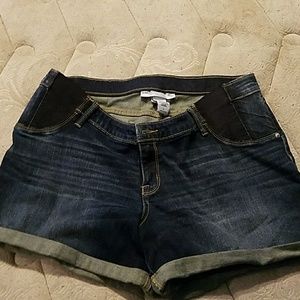 Maternity shorts